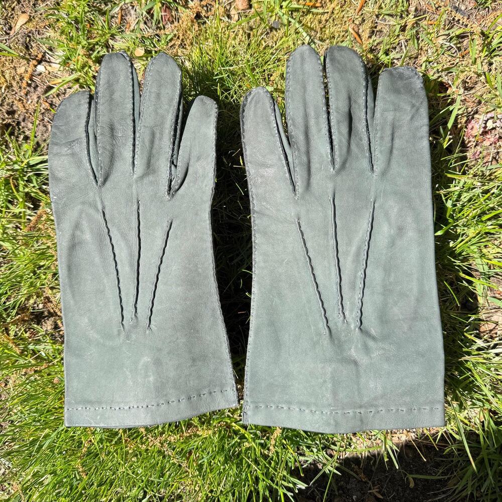 Christian Dior women’s gloves estate vintage leather